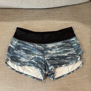 Lululemon 2.5 speed up short